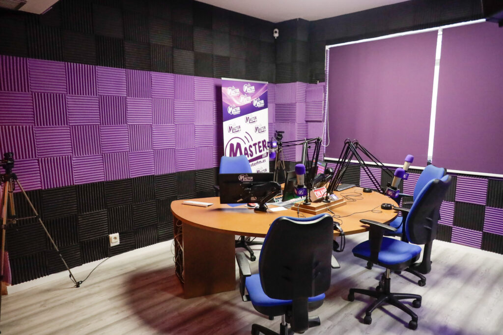 Estudio Master FM